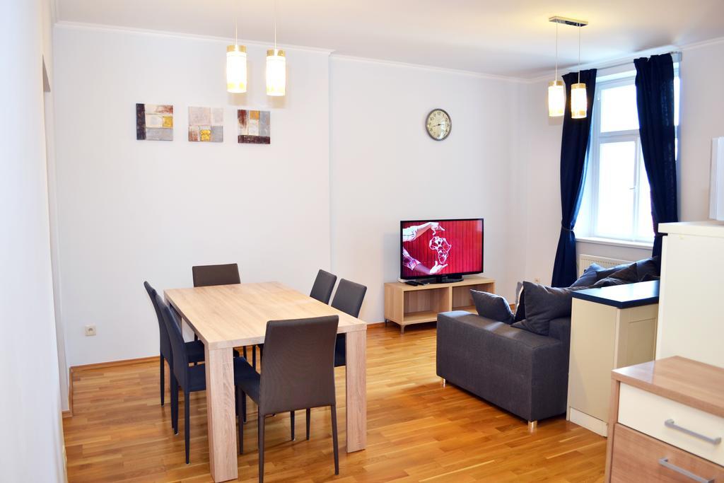 Riverside Ruterra Apartment Prag